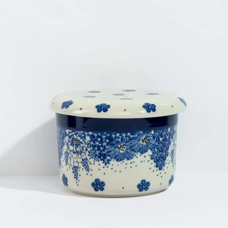 Untiera frantuzeasca ceramica, lucrata manual, decorata cu flori in emblematicul albastru cobalt